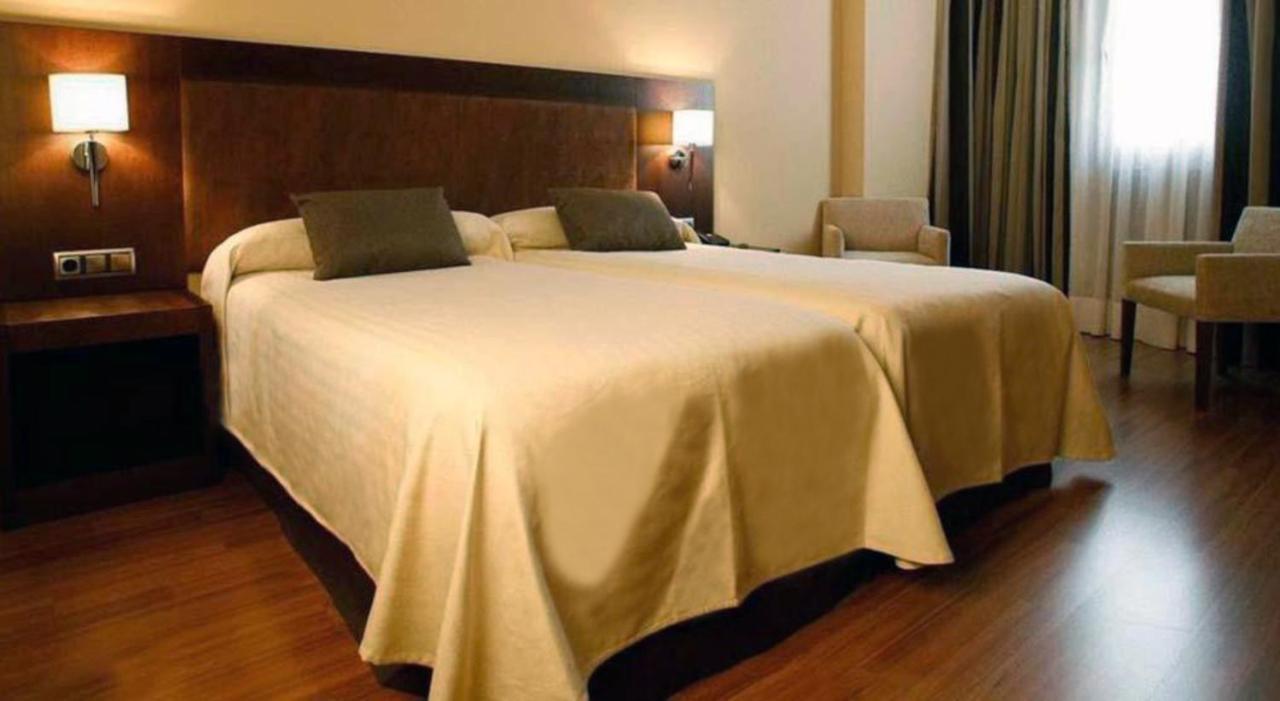 Hotel Villa De Aranda اراندا دي دويرو المظهر الخارجي الصورة